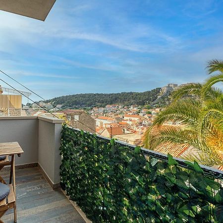 Villa Capitis In The Center- Exclusive Apartment Χβαρ Εξωτερικό φωτογραφία