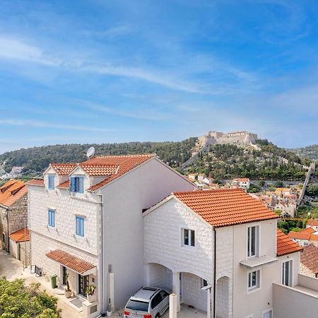 Villa Capitis In The Center- Exclusive Apartment Χβαρ Εξωτερικό φωτογραφία