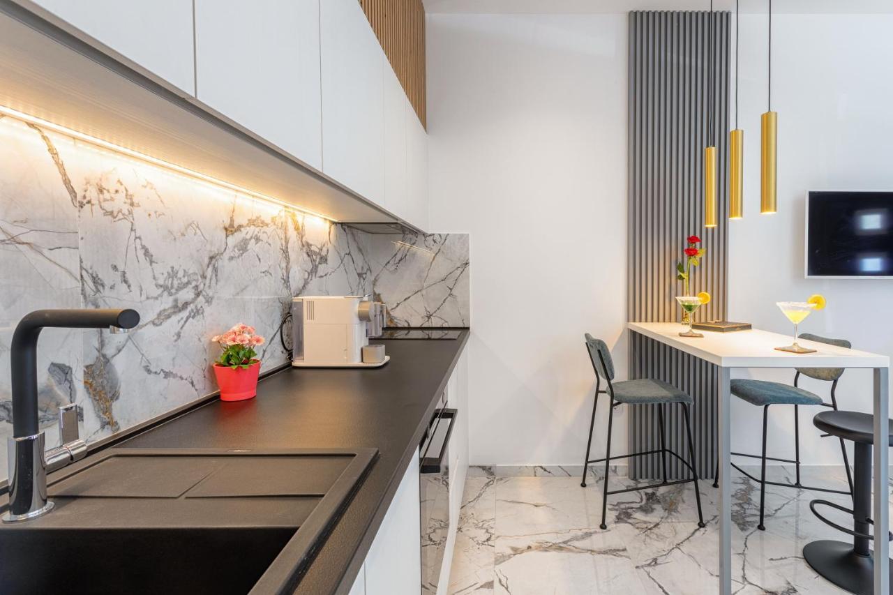 Villa Capitis In The Center- Exclusive Apartment Χβαρ Εξωτερικό φωτογραφία