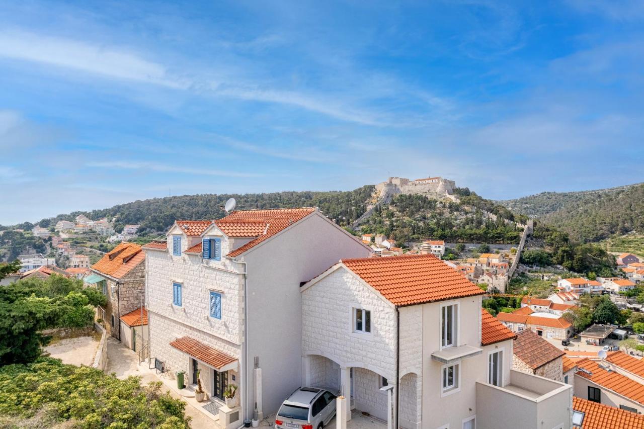Villa Capitis In The Center- Exclusive Apartment Χβαρ Εξωτερικό φωτογραφία