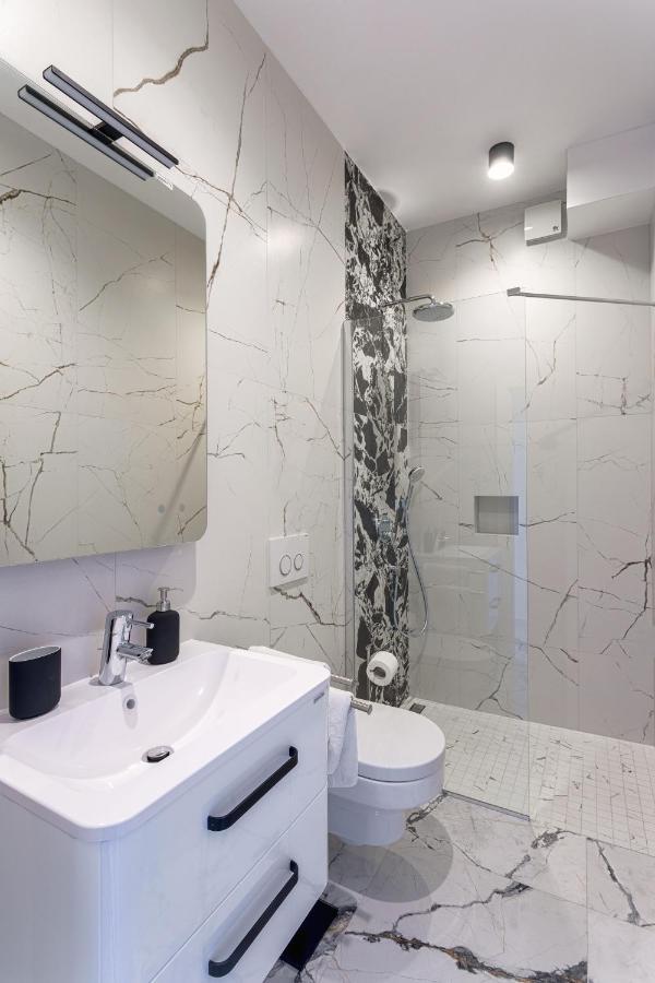 Villa Capitis In The Center- Exclusive Apartment Χβαρ Εξωτερικό φωτογραφία