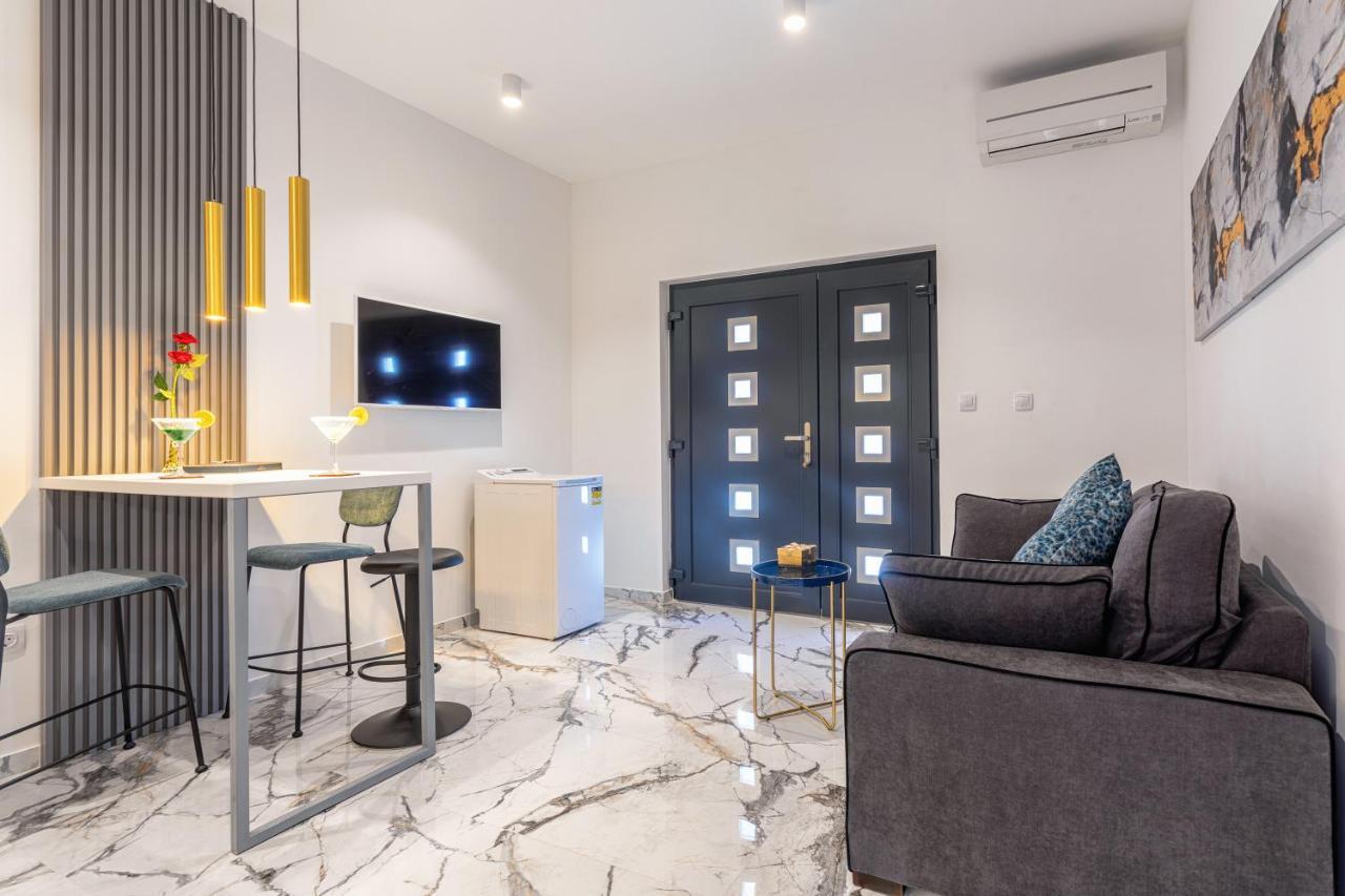 Villa Capitis In The Center- Exclusive Apartment Χβαρ Εξωτερικό φωτογραφία