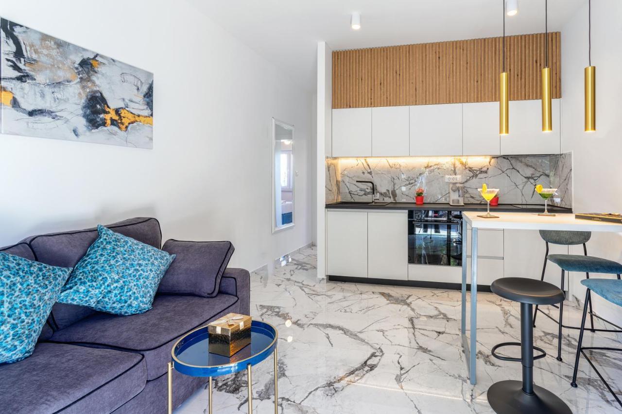 Villa Capitis In The Center- Exclusive Apartment Χβαρ Εξωτερικό φωτογραφία