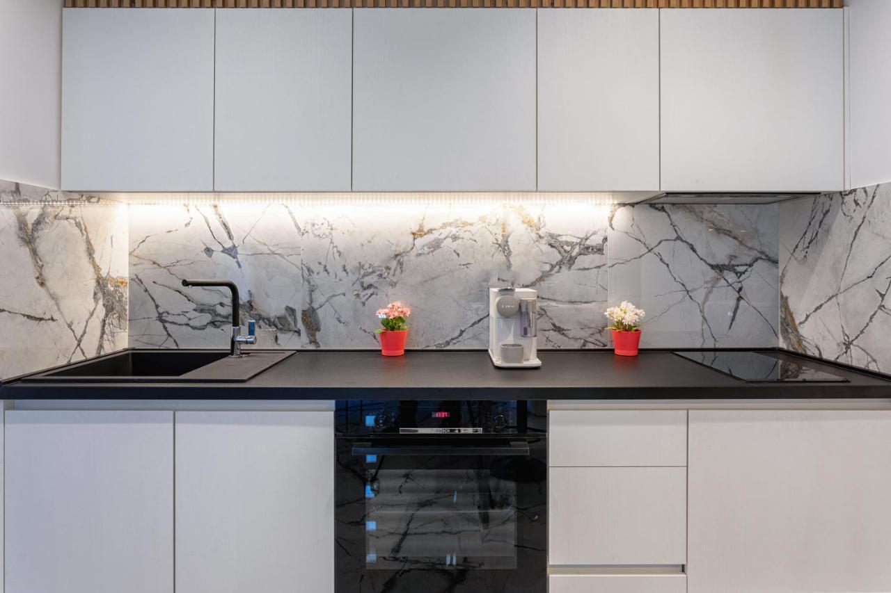 Villa Capitis In The Center- Exclusive Apartment Χβαρ Εξωτερικό φωτογραφία