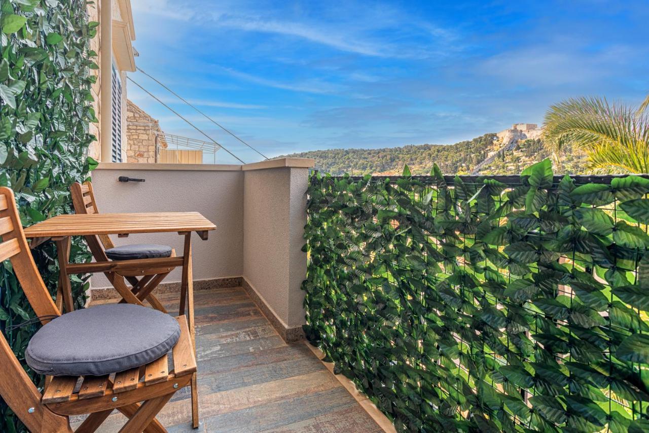 Villa Capitis In The Center- Exclusive Apartment Χβαρ Εξωτερικό φωτογραφία